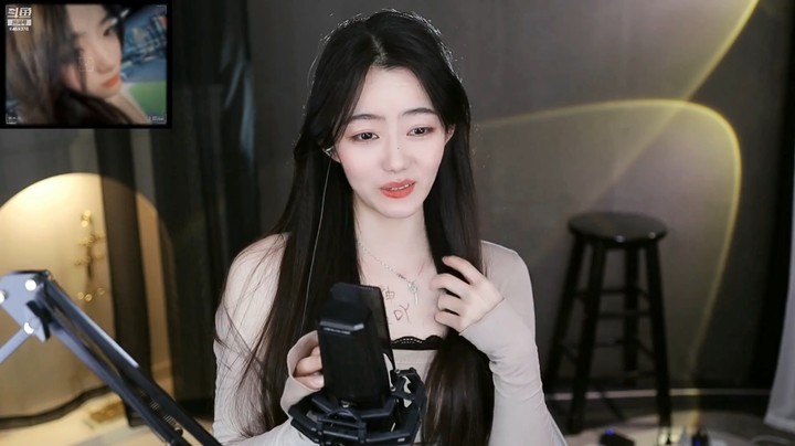 玩蛇姐姐声音好听，可爱啊