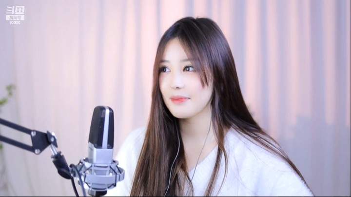 美女橙子说自己唱歌不太好，谦虚了啊