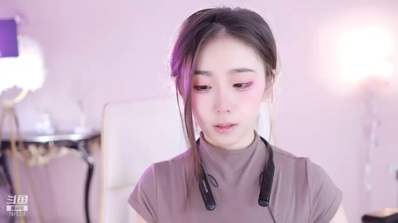 【2022-12-13 09点场】熊小怡呀：你都如何回忆我，带着笑或是沉默