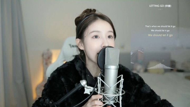 美女二珂演唱真好听