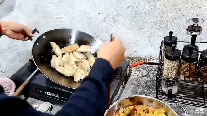 大哥煎鱼看起来真好吃啊