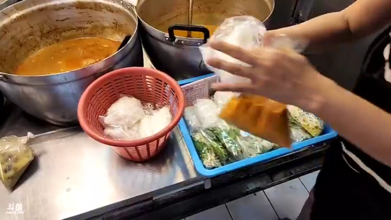 【2022-12-11 16点场】叶子户外：《纪实直播》泰国曼谷day2