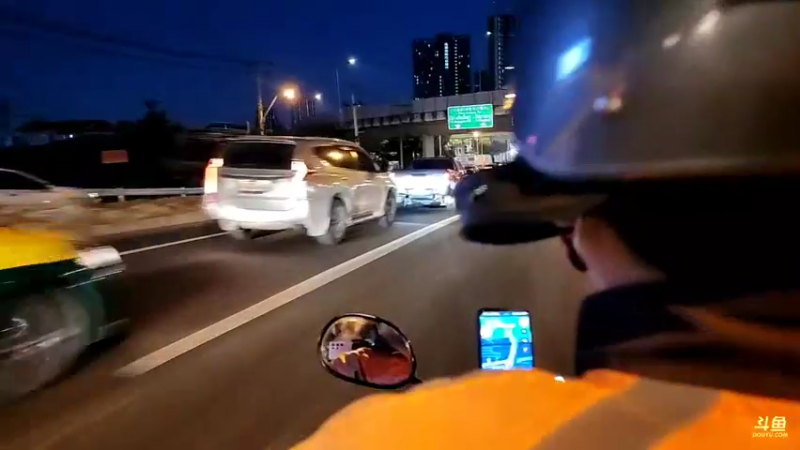 【2022-12-14 19点场】叶子户外：《纪实直播》泰国曼谷day4