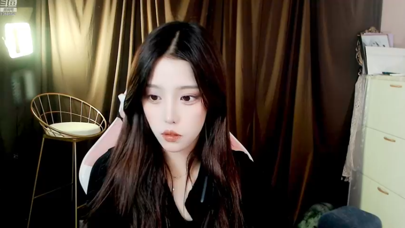 【2022-12-17 19点场】唐6儿：【小奶团】白银双倍卡 感冒了。。