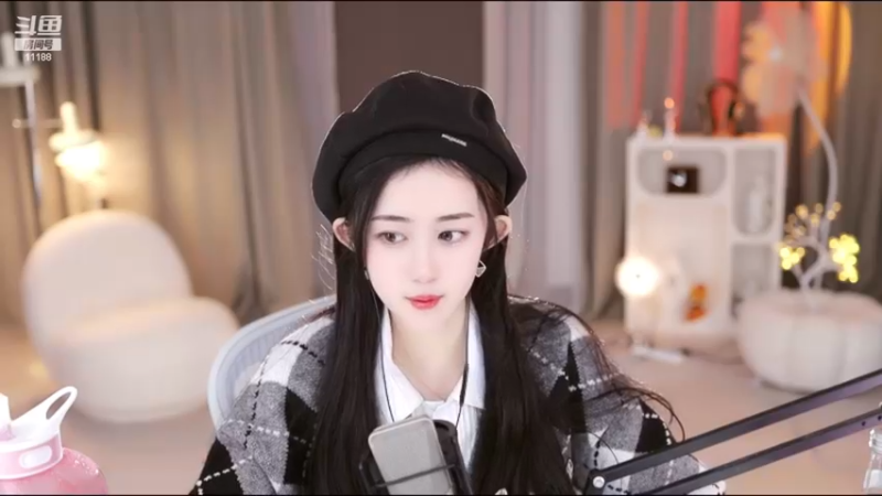 【2022-12-19 16点场】阿梨small：清纯女大学生回来啦！