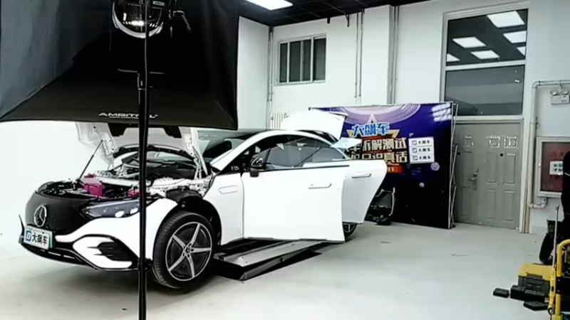 【2022-12-22 18点场】大飙车：直播拆解奔驰EQE
