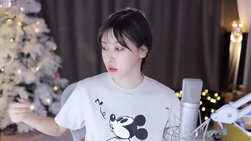 【2022-12-22 22点场】喵小莎：中午12晚上10.30