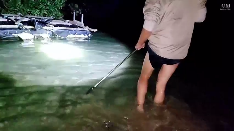 【2022-12-22 22点场】川味箩卜：【双倍】流浪海南！
