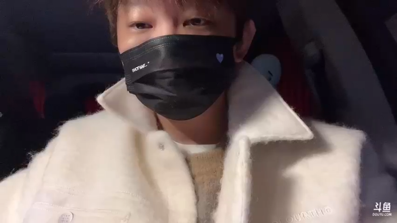 【2022-12-24 18点场】diyy刘頔：diyy：双倍亲密度！！圣诞节户外