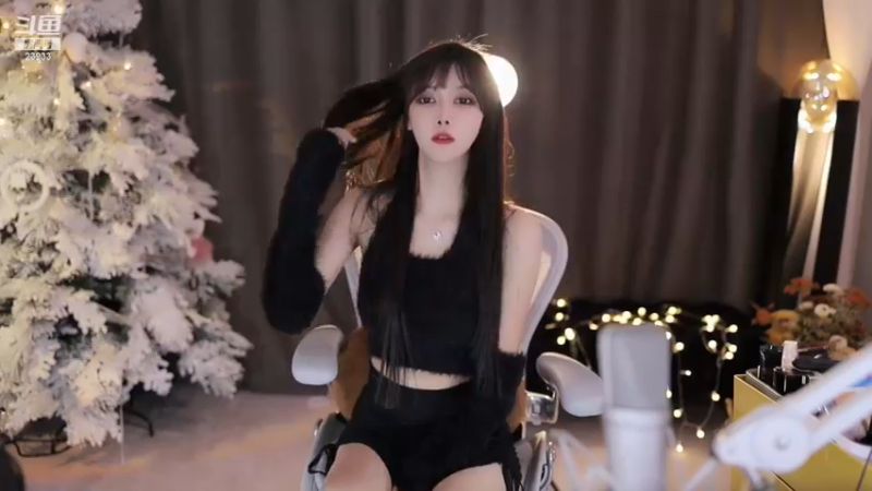 【2022-12-23 23点场】喵小莎：晚上活动7.30见