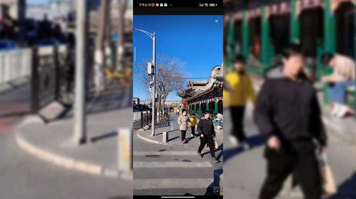 大哥带着老婆和儿子在北京游玩，现在人很多了啊