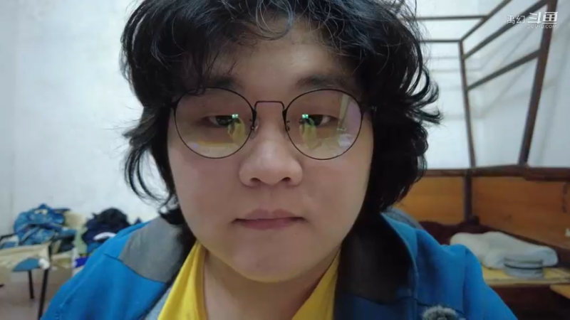 不出门挑战！讲诉一些我身边一些新冠阳性个例，大家要注意防护，宣传一下自己的游戏直播间，希望能有人可怜可怜孩子，看看我的直播……