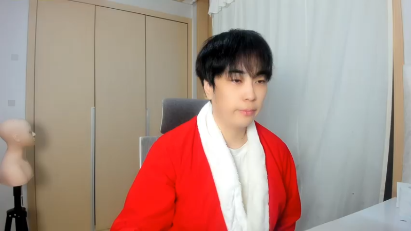 【2022-12-24 20点场】ow小青蛙：圣诞老人直播间！
