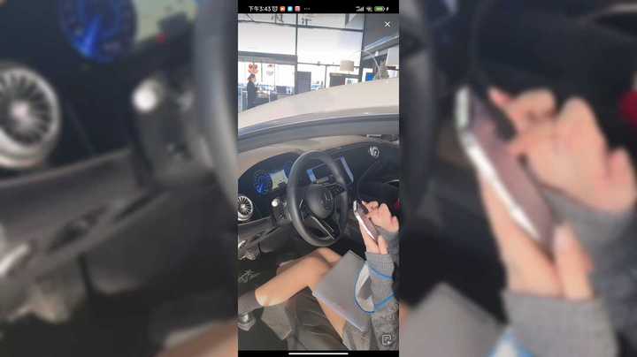 买车的小姐姐能说会道真不错