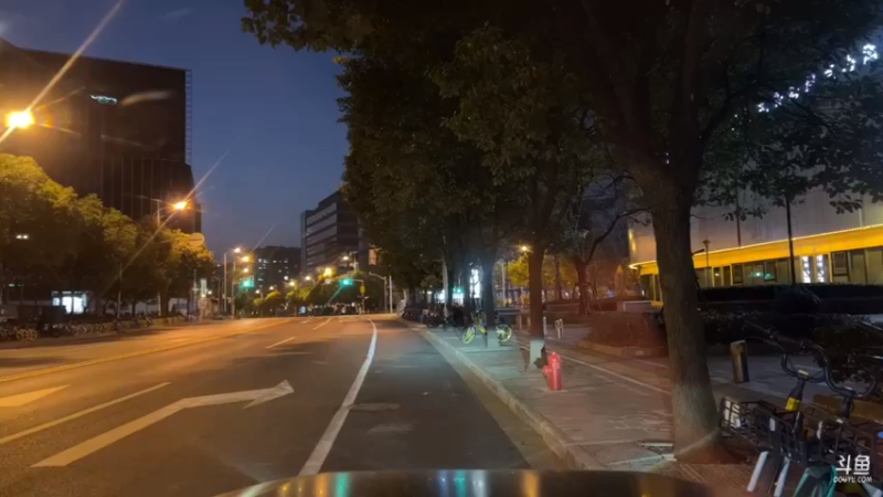 【2022-12-25 17点场】黑人毅：去接车模晚上找个地方吃点