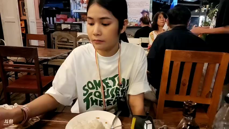 【2022-12-24 21点场】叶子户外：《纪实直播》泰国曼谷到清迈day14