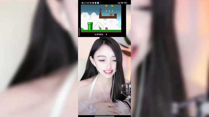 美女小姐姐直播玩游戏好搞笑，过关太难了啊