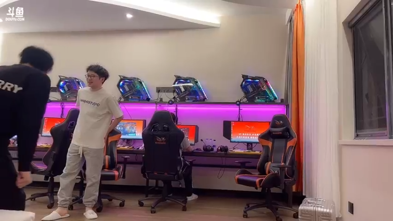 【2022-12-29 00点场】diyy刘頔：diyy：双倍亲密度！看看我们电竞酒店