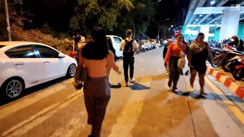 【户外】叶子户外的精彩时刻 20230101 00点场