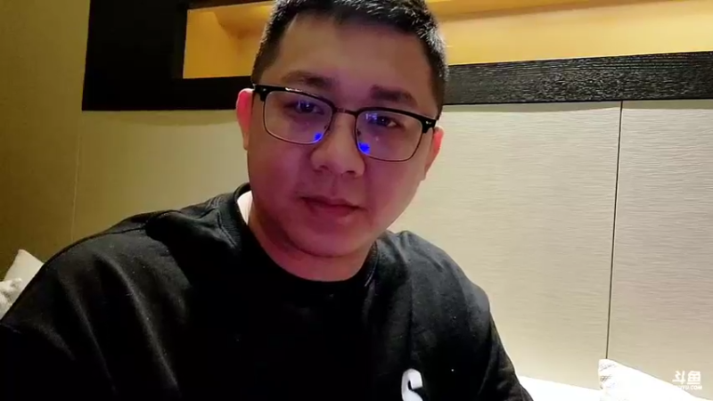 【2022-12-31 23点场】小鱼小鱼吃虾米：三兄弟直播跨年第一天