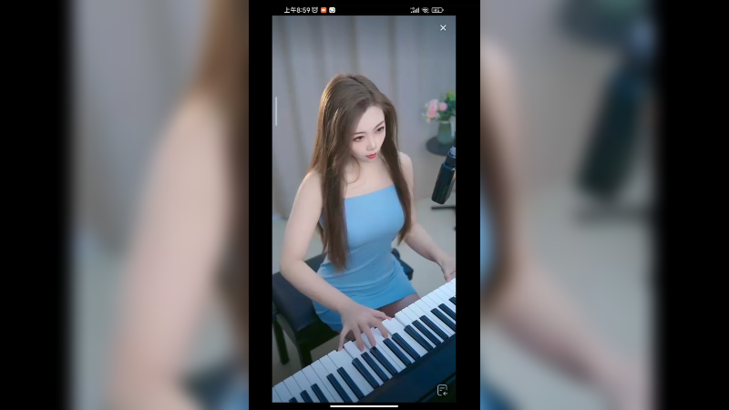 美女弹琴很好听，好喜欢啊