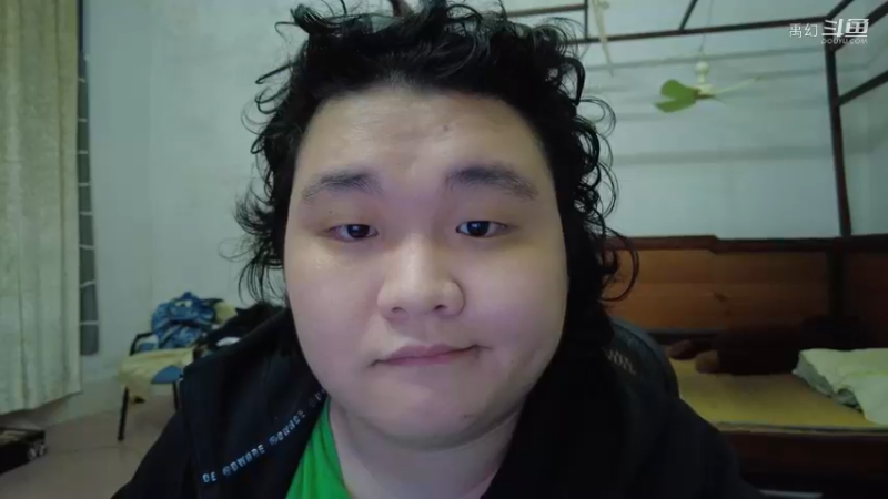 对于我这几天不出门坐月子得感想，感概一下过去，展望一下未来，尝试一条过，为什么拍摄时情不自禁地抖，平时不这样