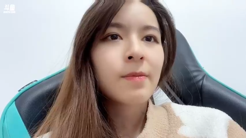 【2023-01-03 15点场】传情小小：小小：直播间没整理好