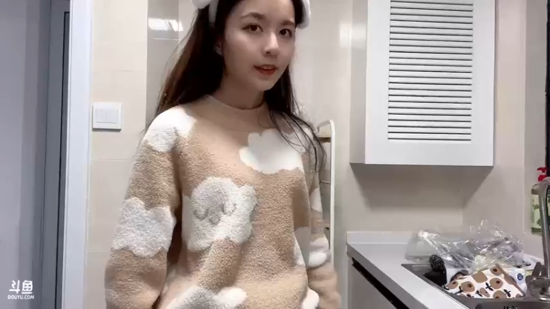 【2023-01-03 18点场】传情小小：小小：直播间没整理好
