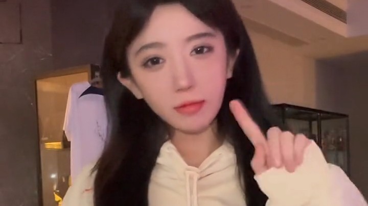【呆妹】体育生拍照姿势 听说这样能吸引很多帅哥