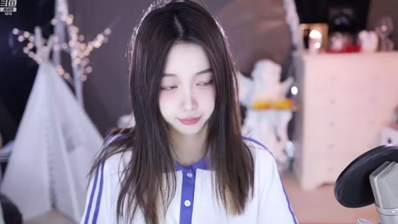 【2023-01-04 13点场】小肉球阿：爱笑的女孩运气不会差~