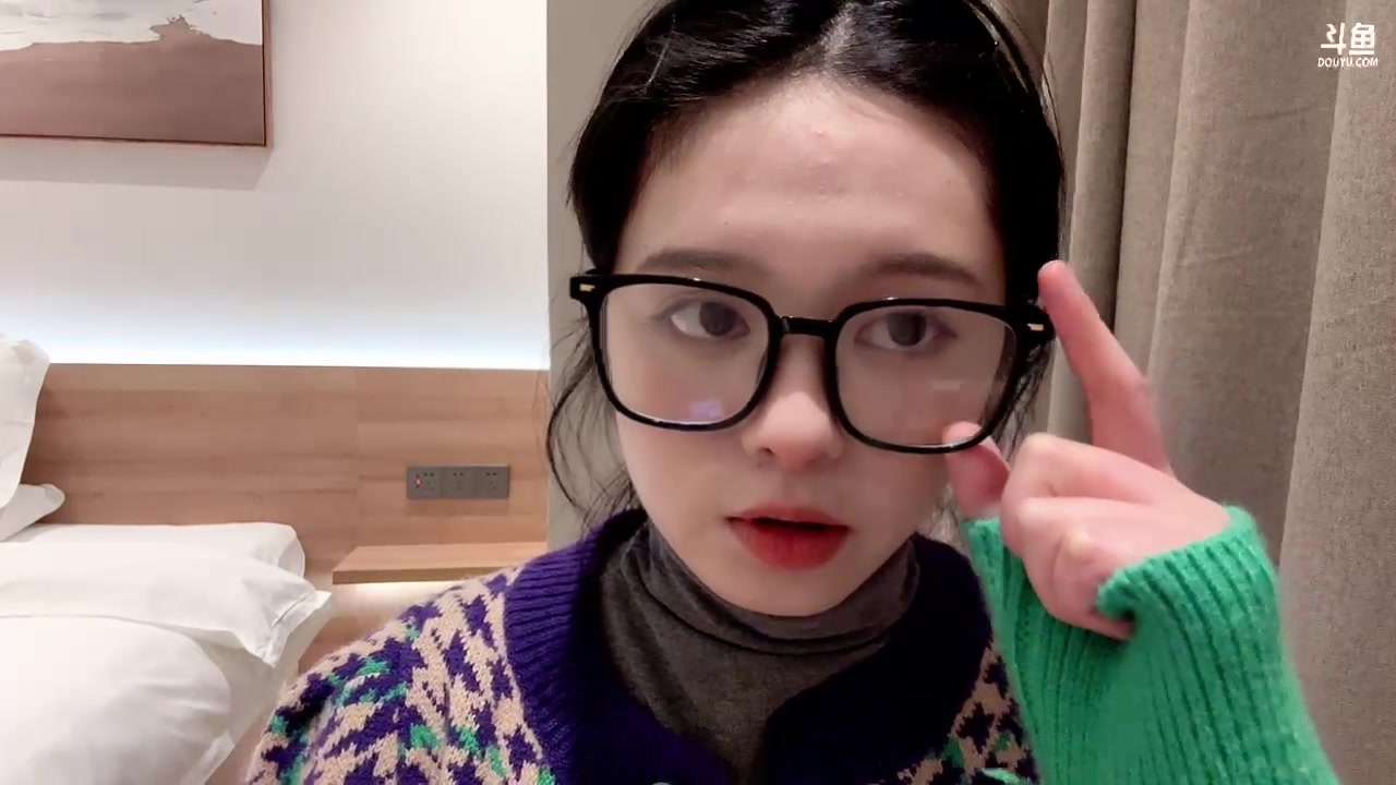 【2023-01-03 20点场】douyu小漠：由乃：长得怪牛逼的