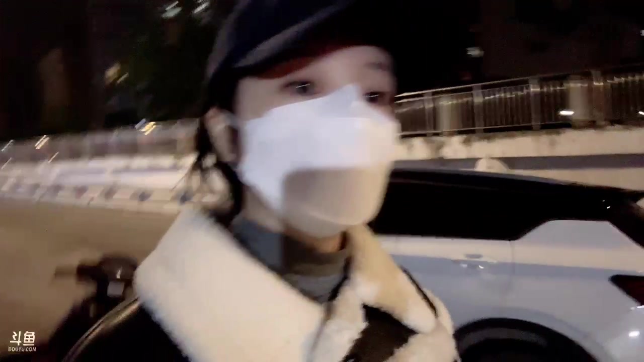 【2023-01-03 22点场】douyu小漠：由乃：长得怪牛逼的