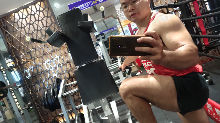 【2023-1-6 15点场】大师兄爱健身:来一个新的健身房，新的感受练背。。