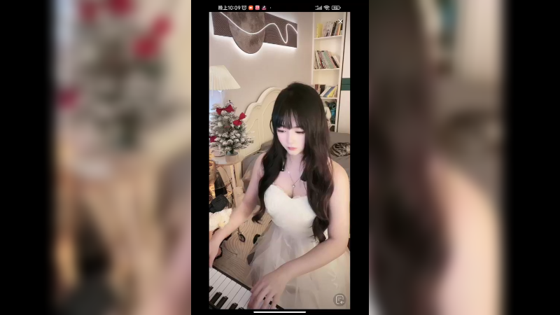 美女音乐人弹琴真好听，好看啊