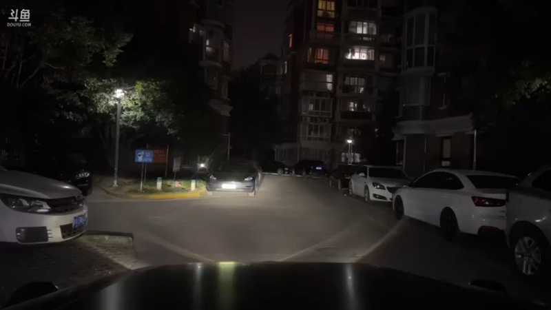 【2023-01-08 19点场】黑人毅：我觉得很奇怪
