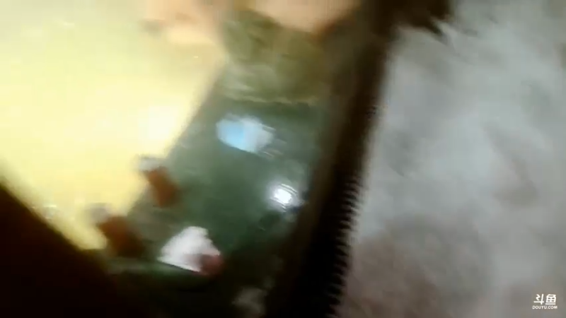 博哥和美女丹丹泡温泉真快乐啊