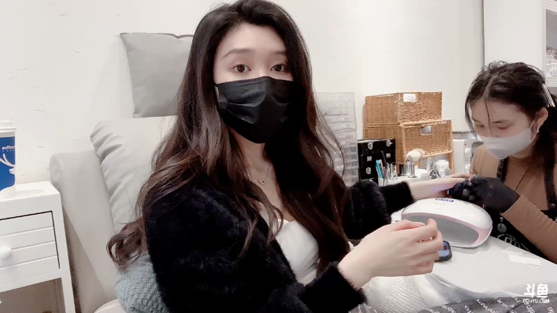 【户外】uneeZ的精彩时刻 20230108 13点场