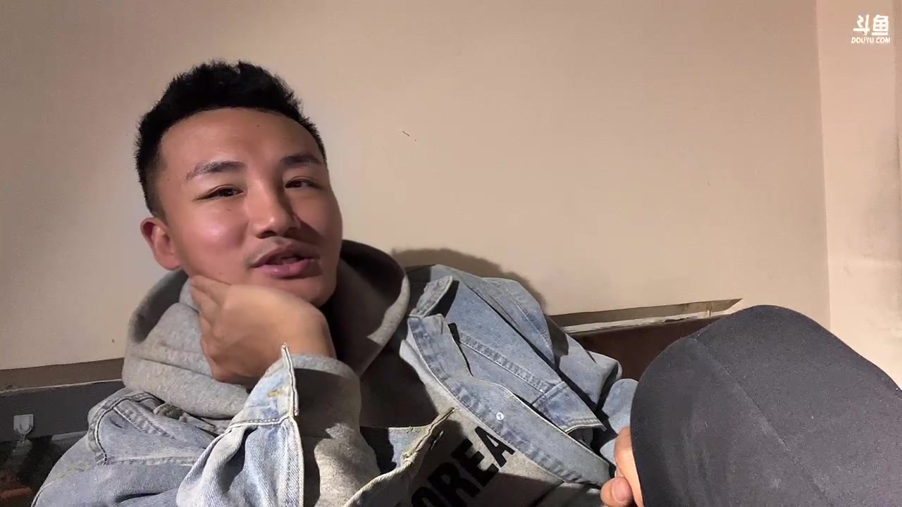 【2023-01-09 17点场】黑人毅：晚上2练，然后有人请吃饭