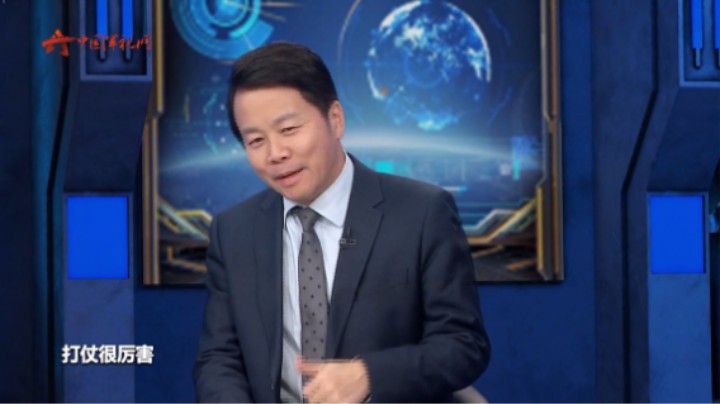 面对强大的德军攻势，谁能临危受命拯救盟军？