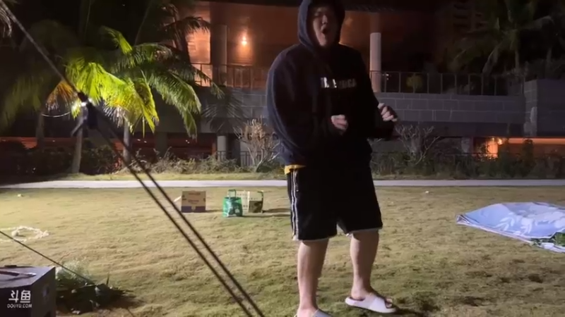 【2023-01-09 22点场】imxiaoxin：【✘-✘】5点开播户外！