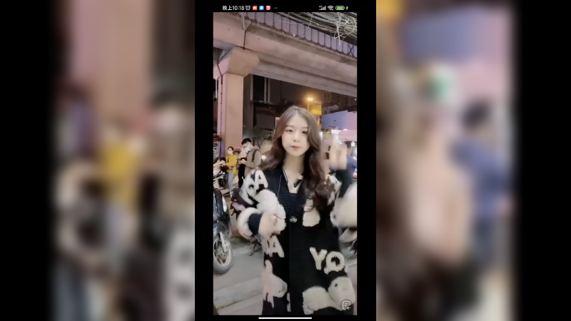 美女小早跳舞真好看啊