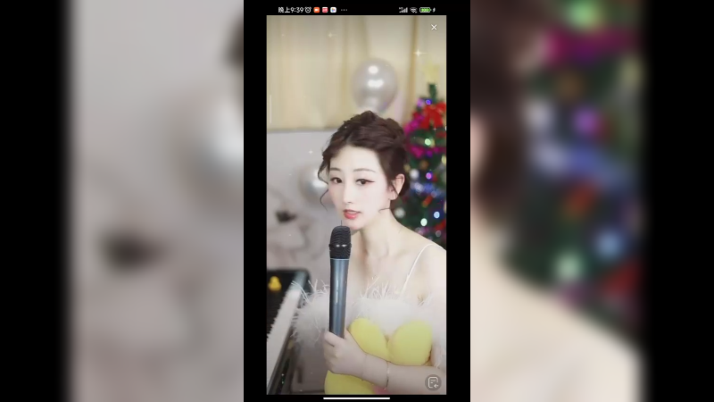 可爱美女小姐姐弹琴好听啊