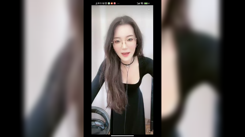 美女小姐姐挺可爱的，有意思