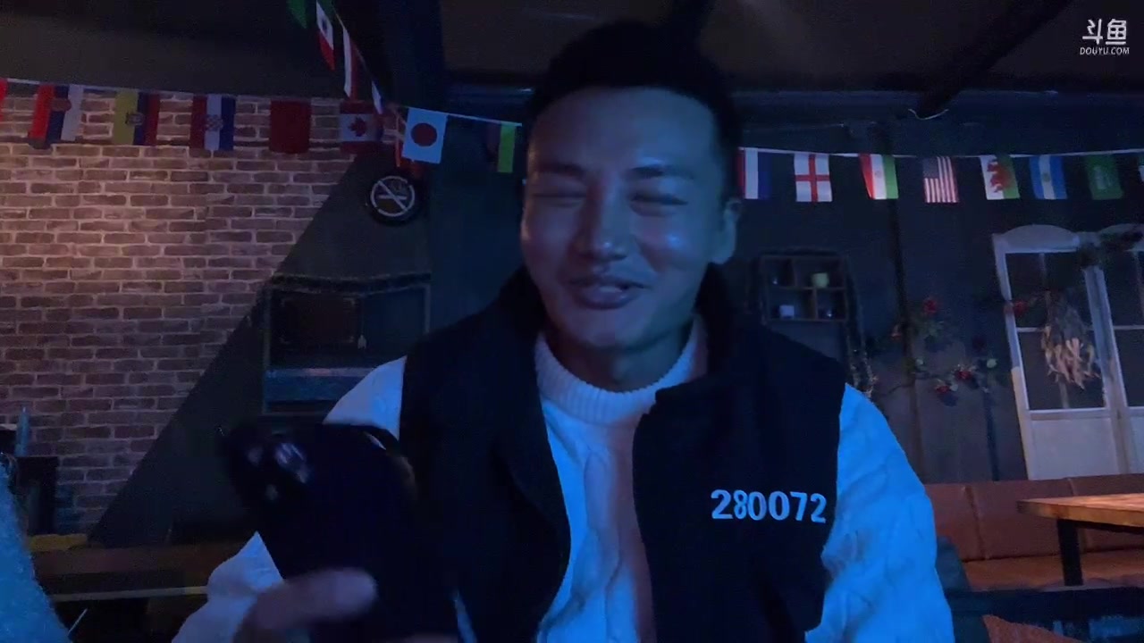 【2023-01-13 23点场】黑人毅：到上海了，吃个饭聊聊天