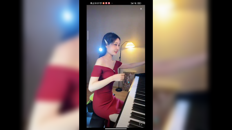 美女弹琴真不错，好喜欢啊