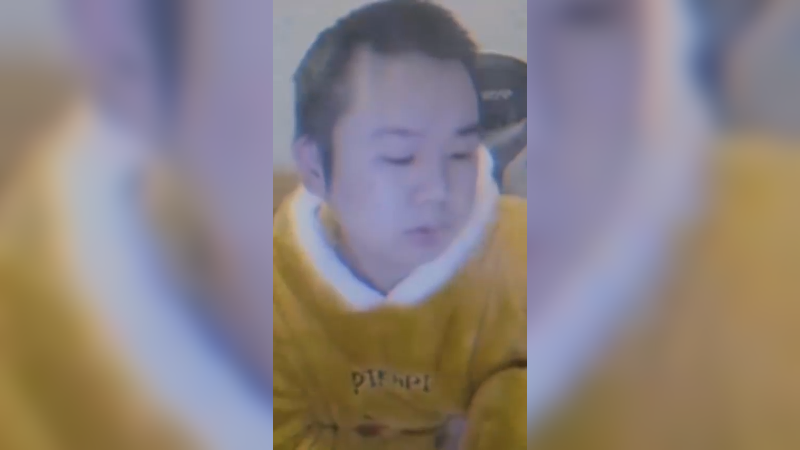 她欺骗了我，而且她欺骗了我