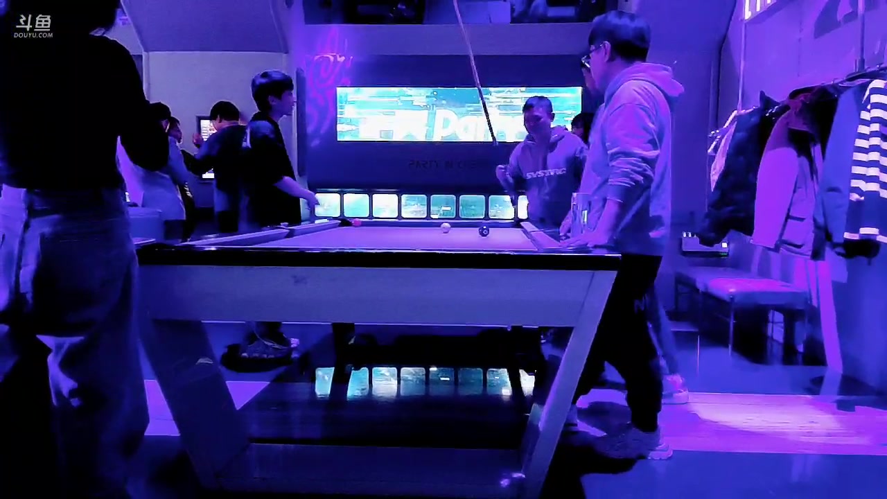 【2023-01-17 00点场】老田啦：【二哥】去趟成都，随缘户外