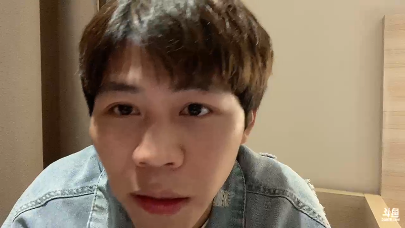 我在斗鱼看美食老王直播户外