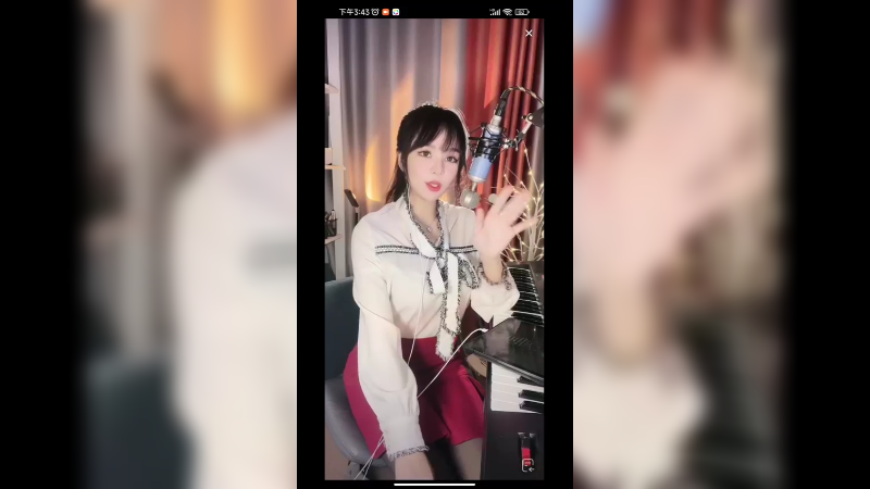 美女小姐姐弹琴真好听，好可爱