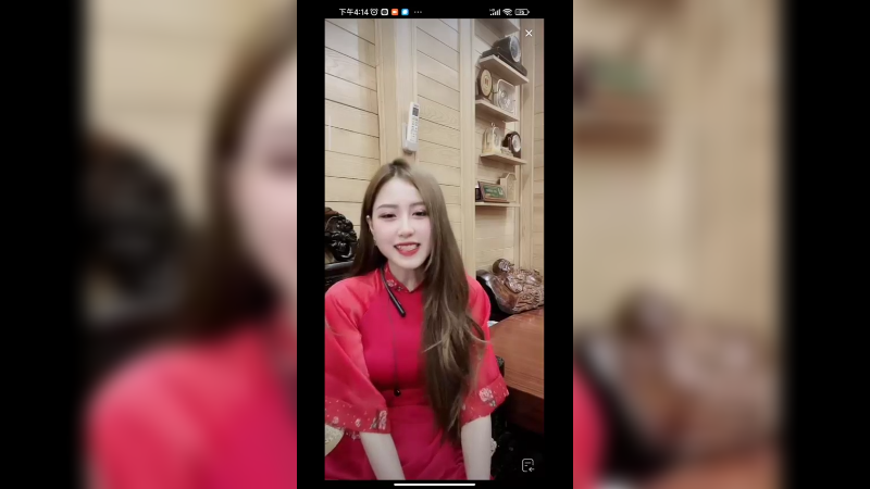 美女大海真可爱啊